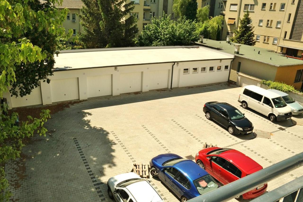 Riverside Apartman With Free Parking غيور المظهر الخارجي الصورة
